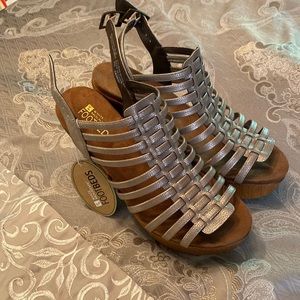 Women's White Mountain Astonish Sandal